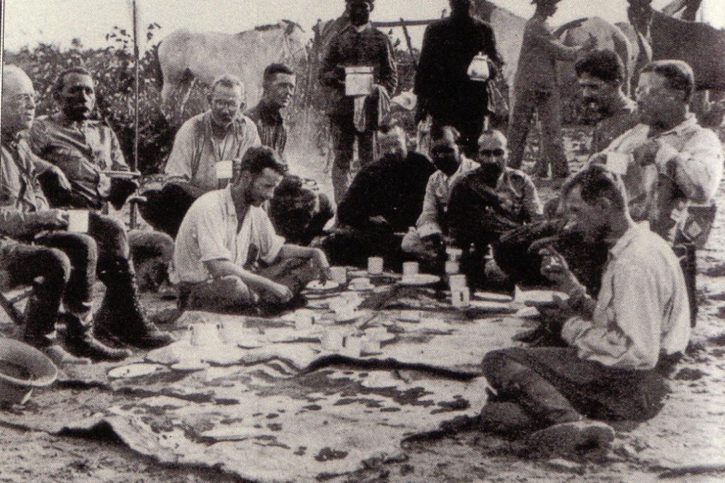 https://upload.wikimedia.org/wikipedia/commons/f/fa/River-doubt-team.jpg